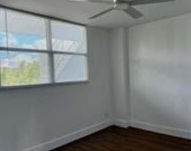 111 Royal Park Drive - Photo Thumbnail 4