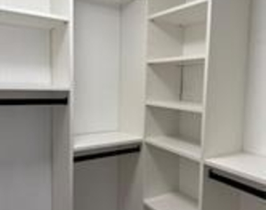 111 Royal Park Drive - Photo Thumbnail 14