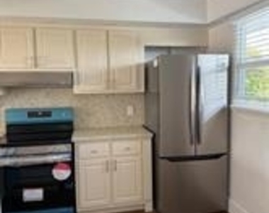 111 Royal Park Drive - Photo Thumbnail 2
