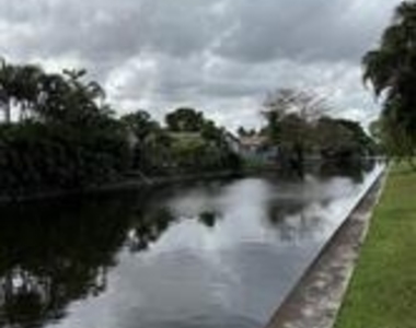 111 Royal Park Drive - Photo Thumbnail 18
