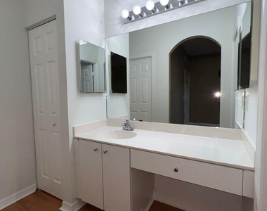 3361 Nw 29th Court - Photo Thumbnail 11