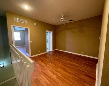 3361 Nw 29th Court - Photo Thumbnail 7