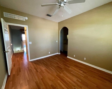 3361 Nw 29th Court - Photo Thumbnail 9