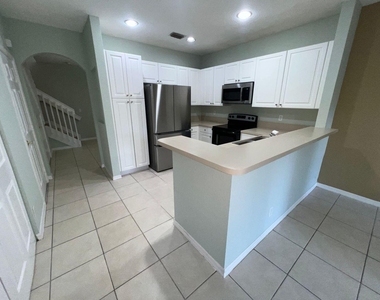 3361 Nw 29th Court - Photo Thumbnail 4