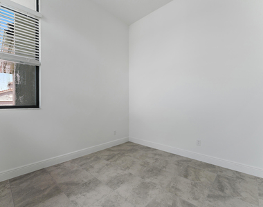 9333 Sw Pepoli Way - Photo Thumbnail 6