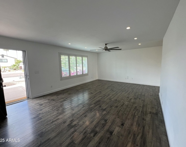 8744 E Rose Lane - Photo Thumbnail 1