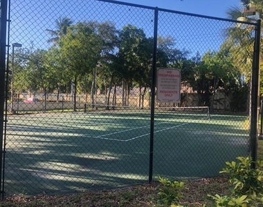 2445 Sw 18th Terrace - Photo Thumbnail 9