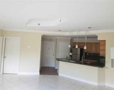 2445 Sw 18th Terrace - Photo Thumbnail 3
