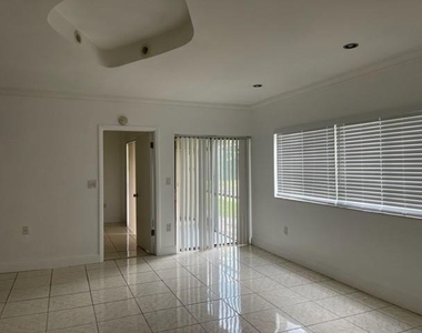 2445 Sw 18th Terrace - Photo Thumbnail 6