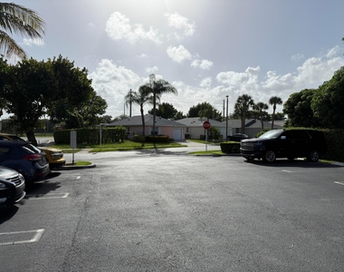 112 Sunset Boulevard - Photo Thumbnail 7