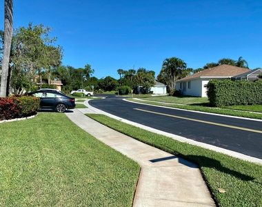 112 Sunset Boulevard - Photo Thumbnail 14