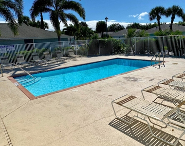 112 Sunset Boulevard - Photo Thumbnail 16
