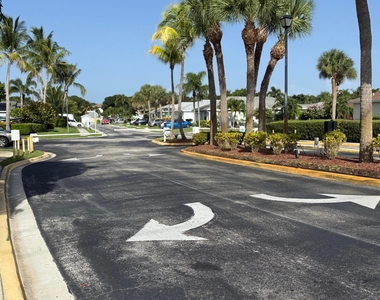 112 Sunset Boulevard - Photo Thumbnail 9