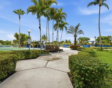 877 Ne 195th Street - Photo Thumbnail 70