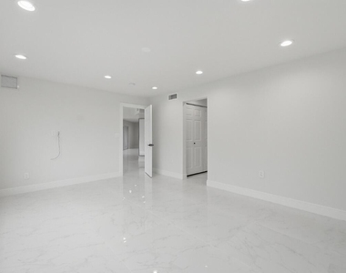 877 Ne 195th Street - Photo Thumbnail 39