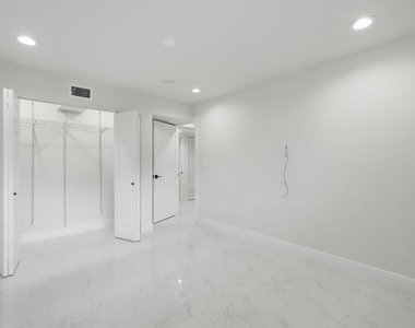 877 Ne 195th Street - Photo Thumbnail 33