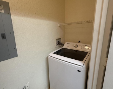 1602 Belmont Place - Photo Thumbnail 16