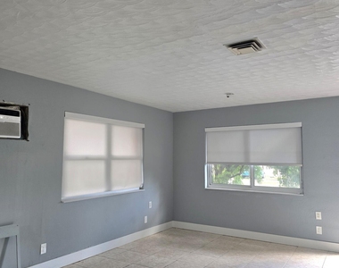 305 Sw 14th Street - Photo Thumbnail 3