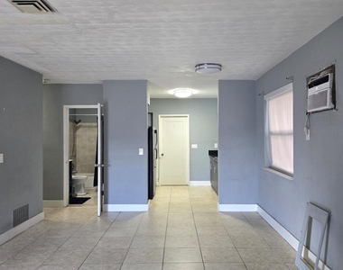 305 Sw 14th Street - Photo Thumbnail 1