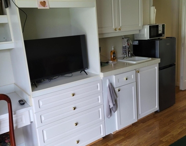 1825 Se Bowie Street - Photo Thumbnail 1