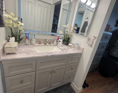 6575 W Oakland Park Boulevard - Photo Thumbnail 25
