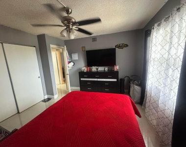 6575 W Oakland Park Boulevard - Photo Thumbnail 13