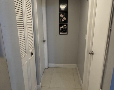 6575 W Oakland Park Boulevard - Photo Thumbnail 11