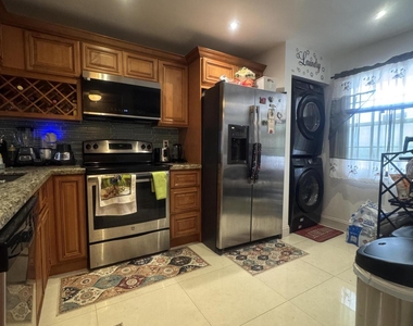 6575 W Oakland Park Boulevard - Photo Thumbnail 6