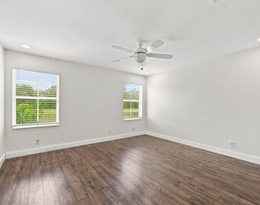 1590 Orion Lane - Photo Thumbnail 8