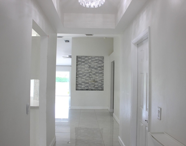1590 Orion Lane - Photo Thumbnail 1