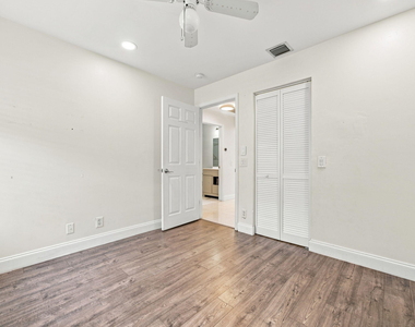 1590 Orion Lane - Photo Thumbnail 10