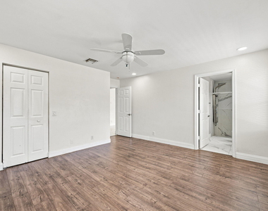 1590 Orion Lane - Photo Thumbnail 9