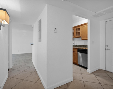 1515 E Broward Boulevard - Photo Thumbnail 2
