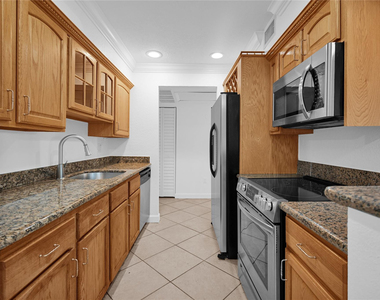 1515 E Broward Boulevard - Photo Thumbnail 3