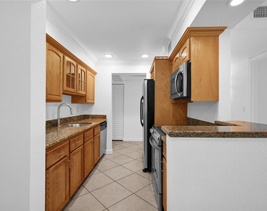 1515 E Broward Boulevard - Photo Thumbnail 7