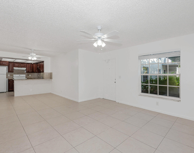 8830 W Sample Road - Photo Thumbnail 4