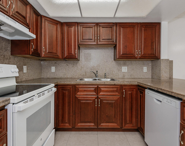 8830 W Sample Road - Photo Thumbnail 9
