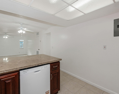 8830 W Sample Road - Photo Thumbnail 11