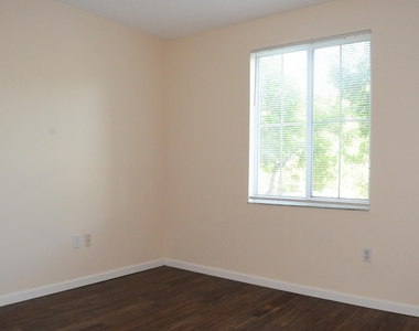11685 W Atlantic Boulevard - Photo Thumbnail 8