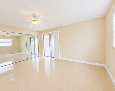 446 Saxony J Way - Photo Thumbnail 6