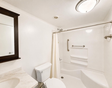 446 Saxony J Way - Photo Thumbnail 7