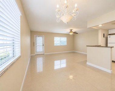 446 Saxony J Way - Photo Thumbnail 2