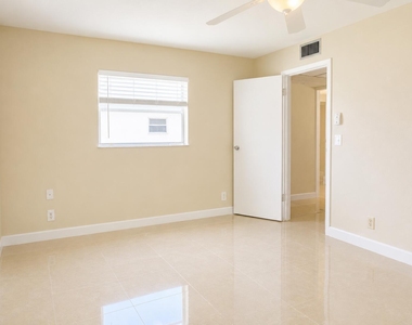 446 Saxony J Way - Photo Thumbnail 5