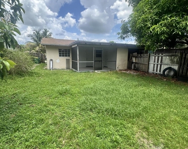 5644 Nw 14th Court - Photo Thumbnail 11