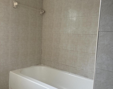 5644 Nw 14th Court - Photo Thumbnail 9
