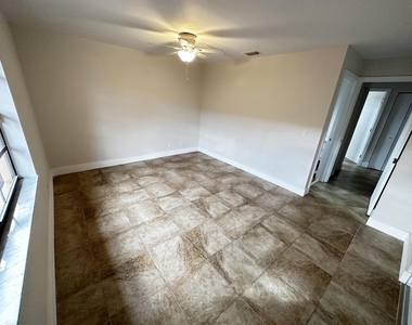 4326 Woodstock Drive - Photo Thumbnail 14