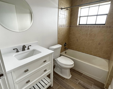 4326 Woodstock Drive - Photo Thumbnail 20