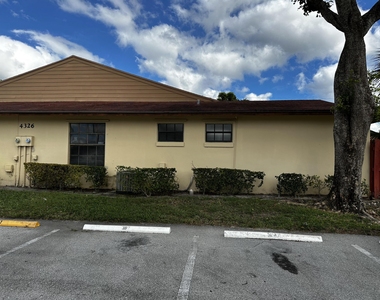 4326 Woodstock Drive - Photo Thumbnail 5