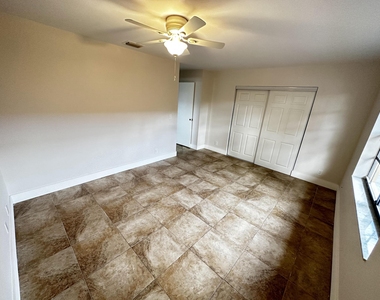 4326 Woodstock Drive - Photo Thumbnail 15