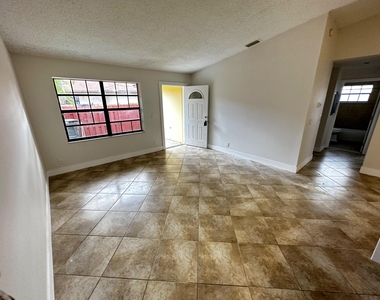 4326 Woodstock Drive - Photo Thumbnail 34